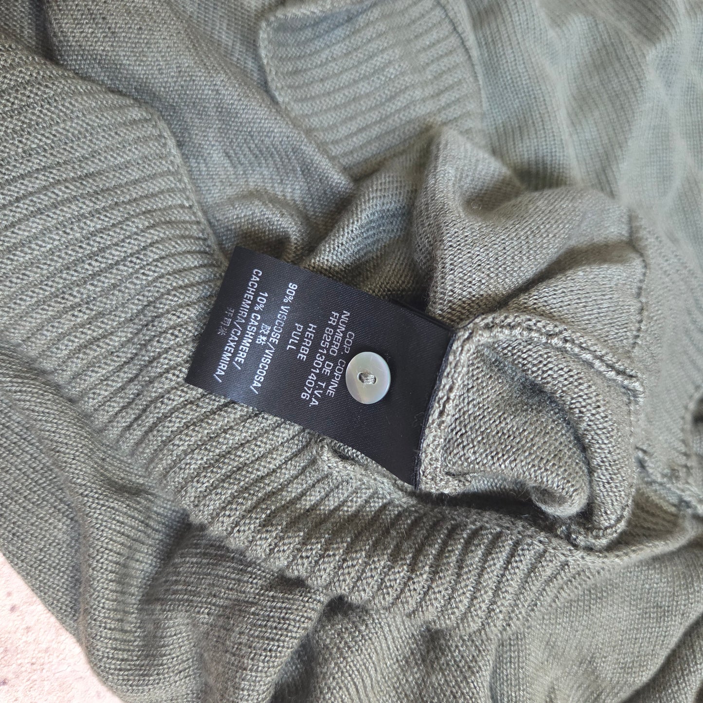 Cop copine Button Cut Sweater