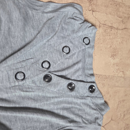 Button T-shirt