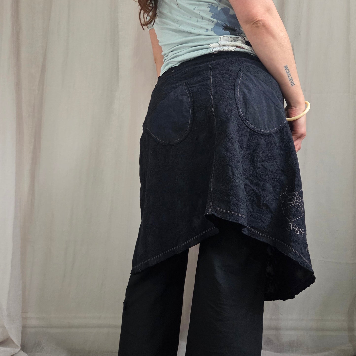 Cop Copine wrapping layer skirt