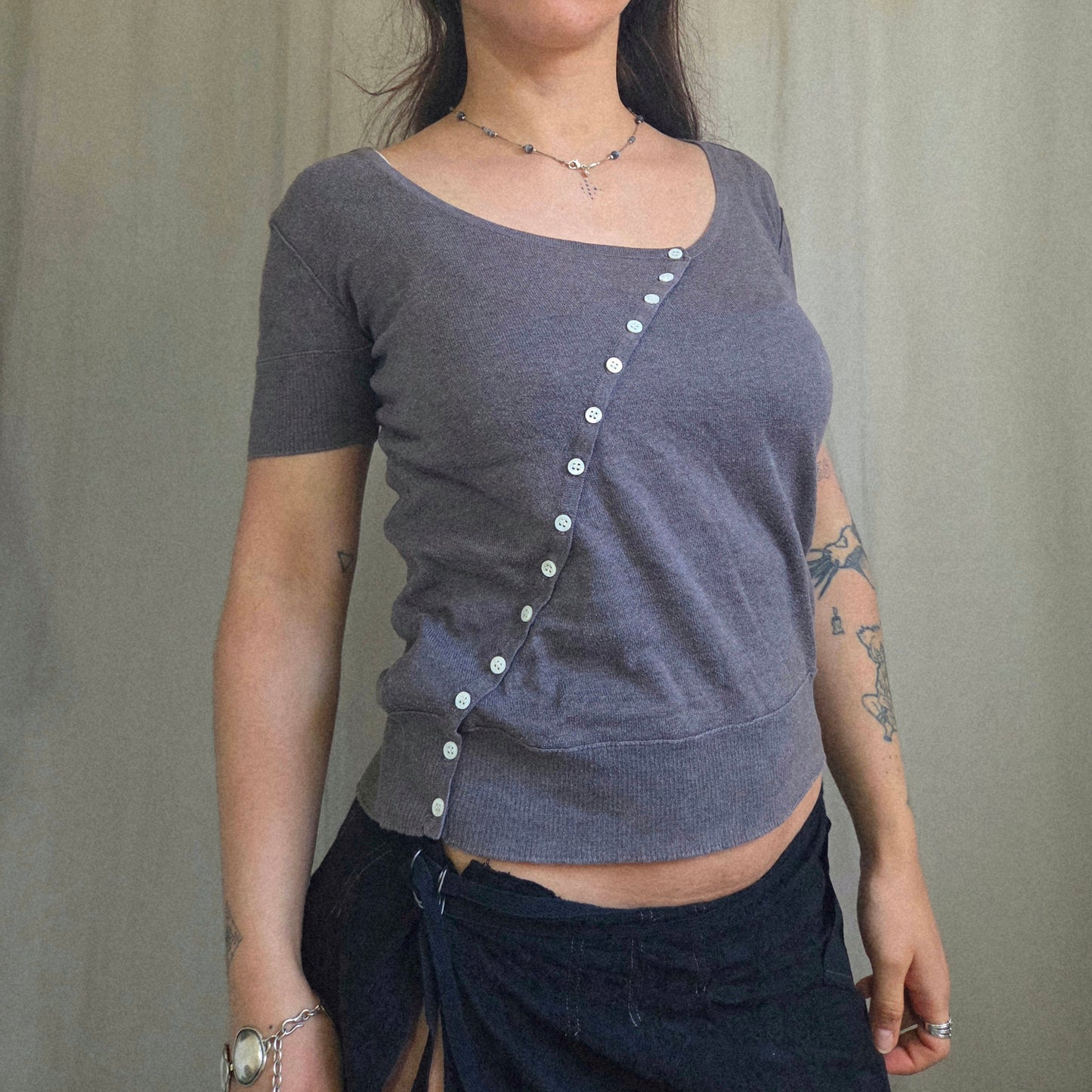 Vintage Buttons asymmetrical T-shirt