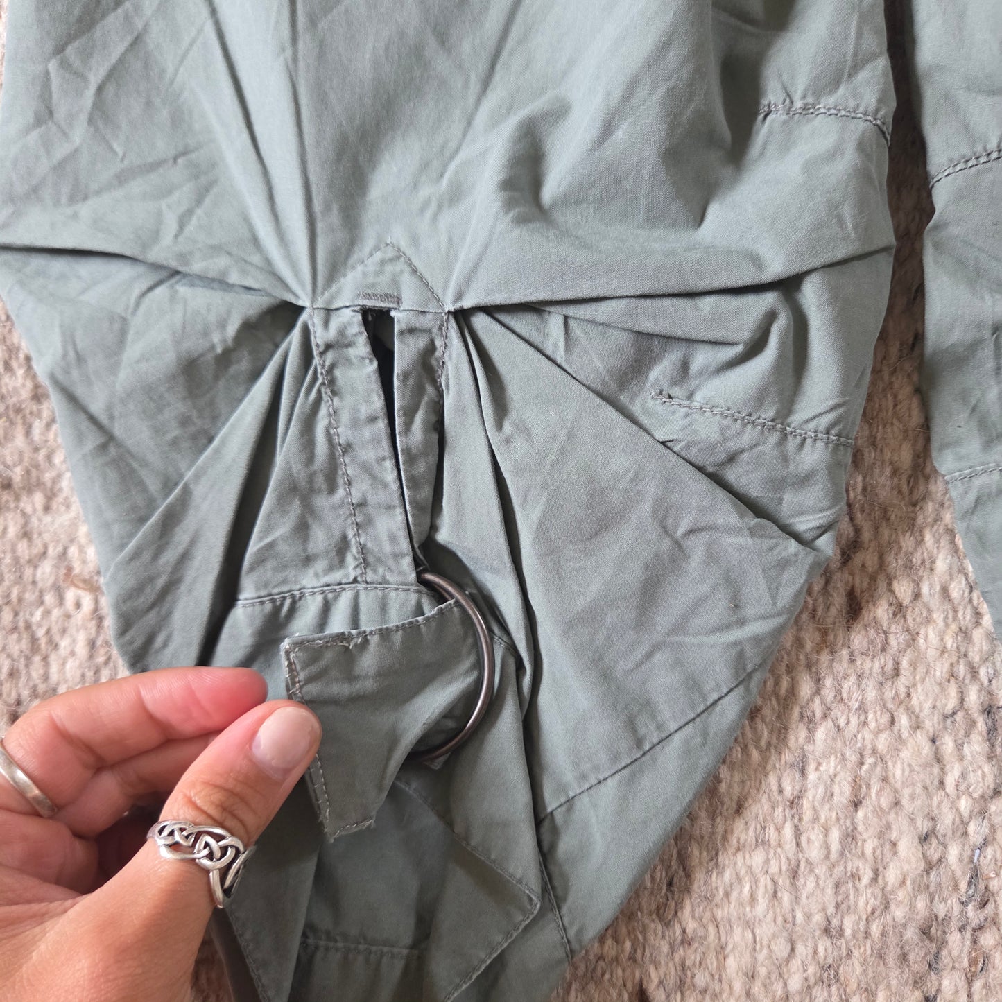 Buckle Capri Trousers