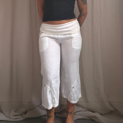 Linen Waste Band Button Capri Pants