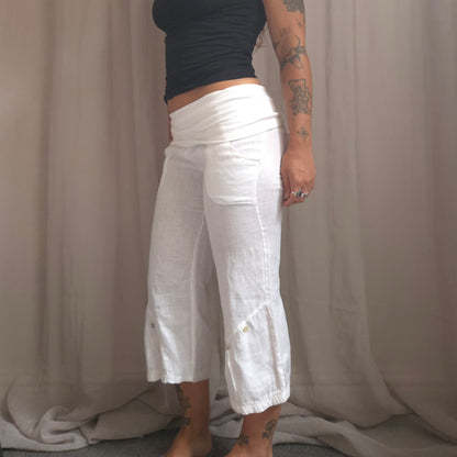 Linen Waste Band Button Capri Pants