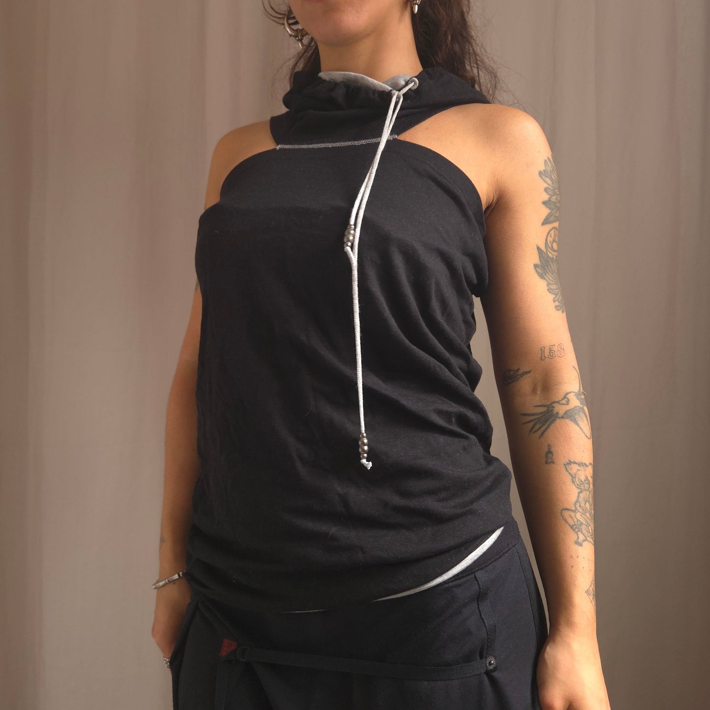Cop Copine Off Shoulder Vest