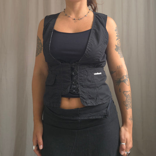 Button vest