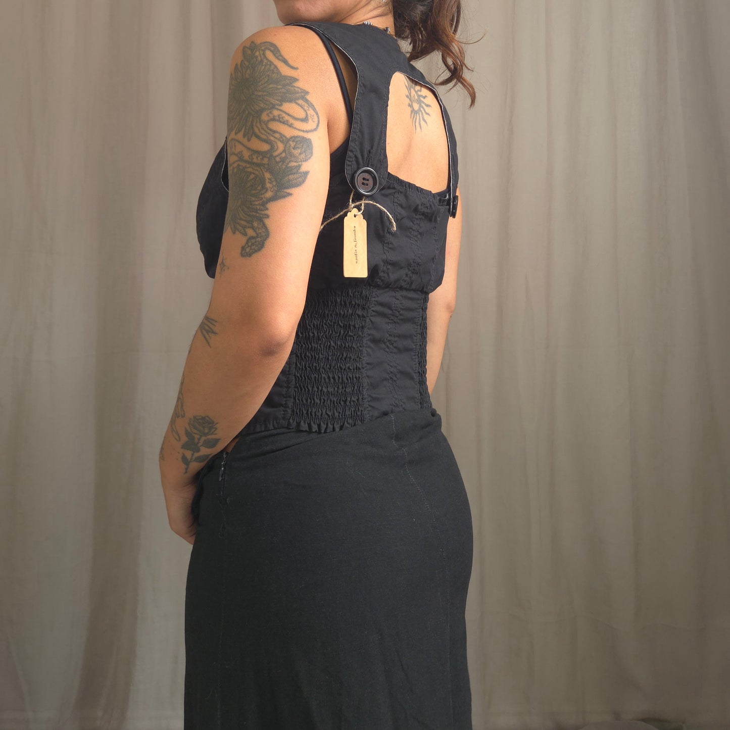 Button vest