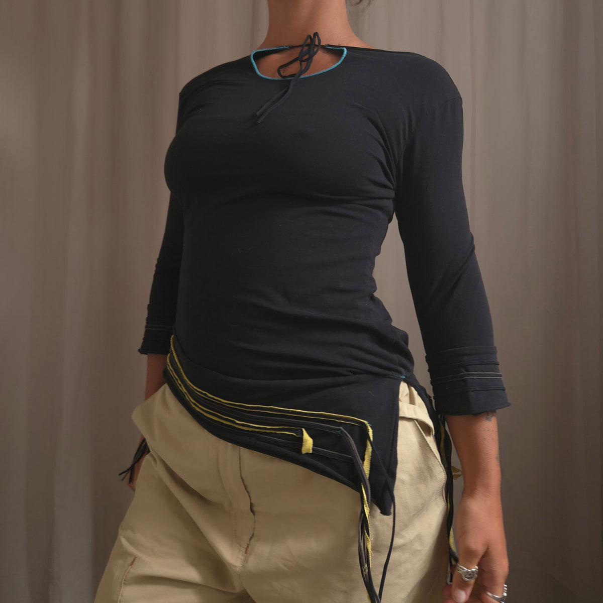 Cop Copine Asymmetrical Top