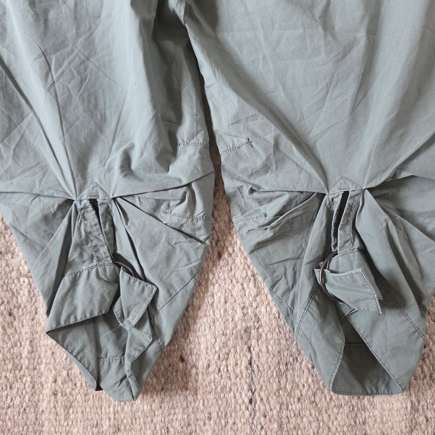 Buckle Capri Trousers