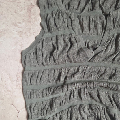 Keyhole Vest