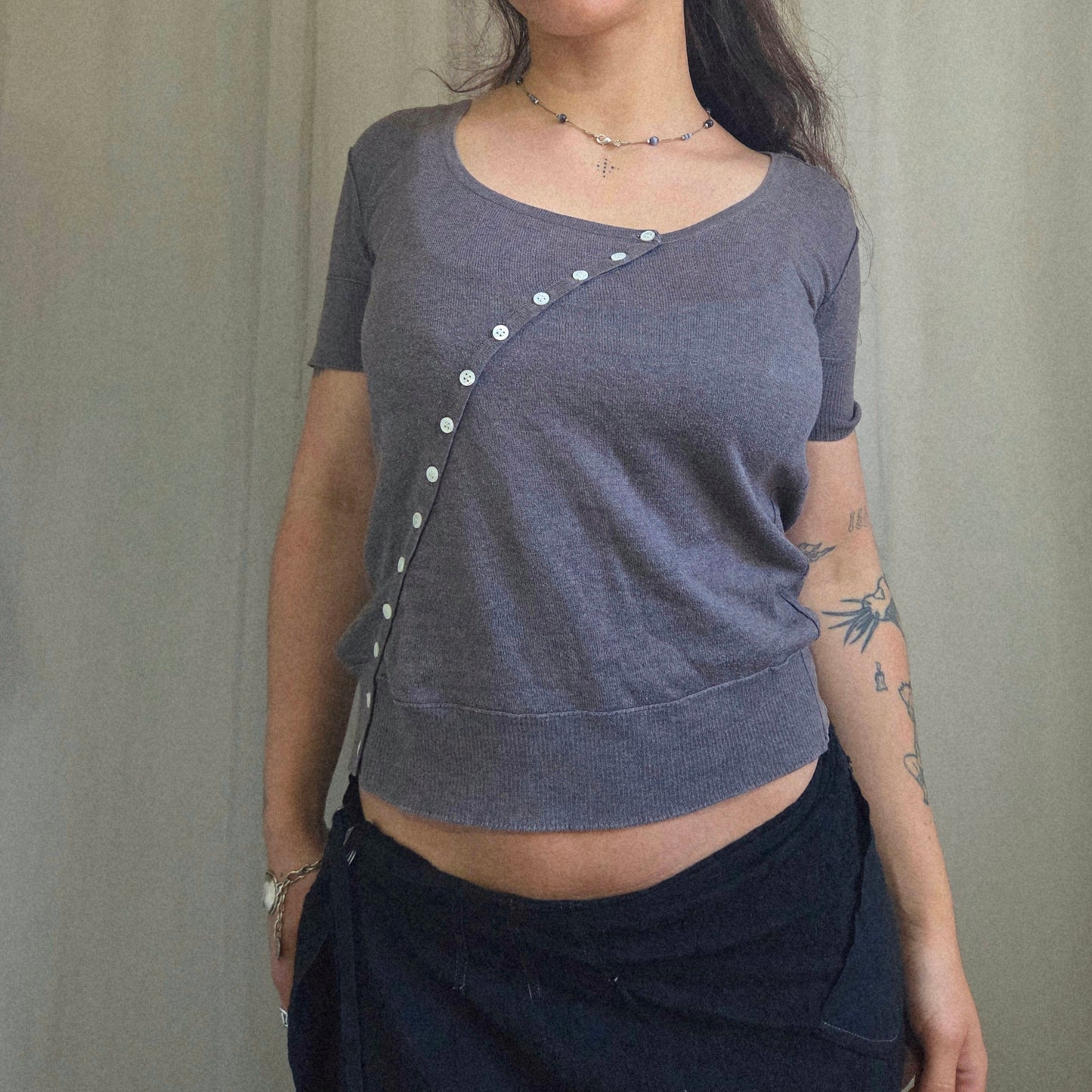 Vintage Buttons asymmetrical T-shirt